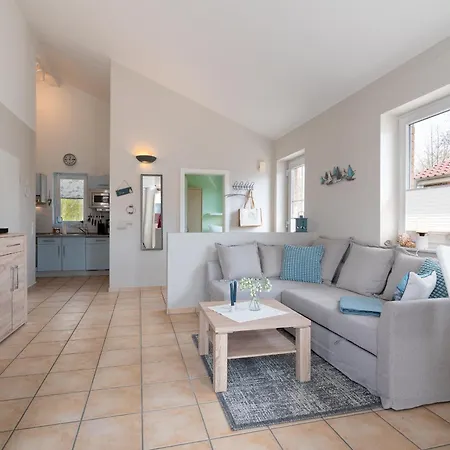 Suedstrand Haus 18 *